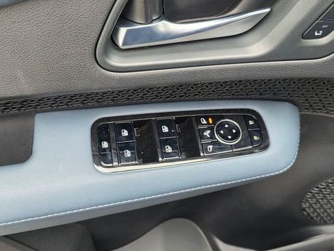 New 2025 Nissan Ariya Platinum AWD/4WD image 11