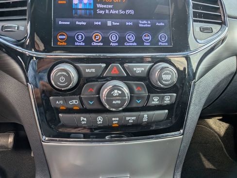 Used 2019 Jeep Grand Cherokee Altitude AWD/4WD image 21