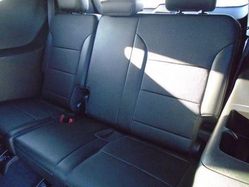 Certified 2025 Buick Enclave Preferred image 19