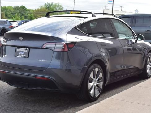 Used 2022 Tesla Model Y Long Range AWD/4WD image 10