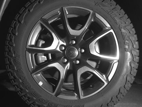 Used 2025 Jeep Compass Trailhawk image 12