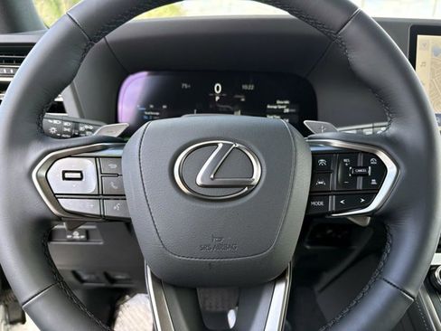 Used 2026 Lexus GX 550 w/ Cold Area Package image 32