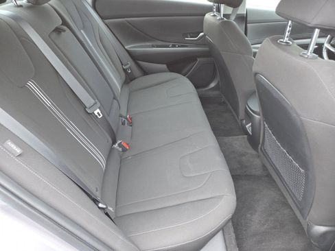 Used 2025 Hyundai Elantra SEL FWD image 24
