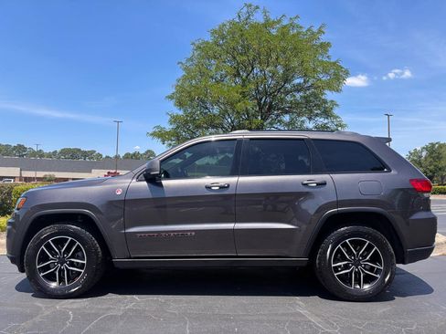 Used 2019 Jeep Grand Cherokee Trailhawk AWD/4WD image 2