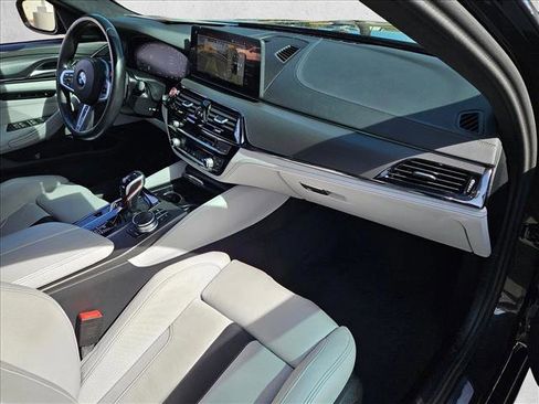 Used 2023 BMW M5 w/ Executive Package image 22