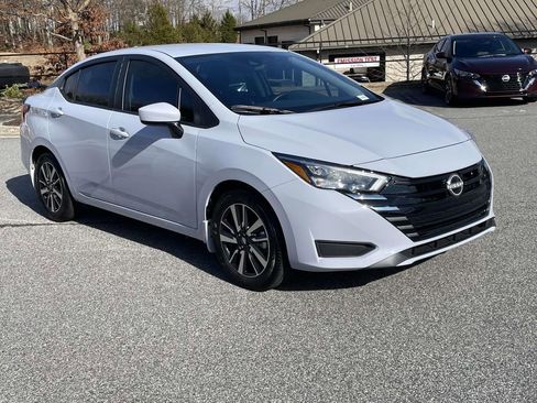 Used 2025 Nissan Versa SV w/ Trunk Package image 7