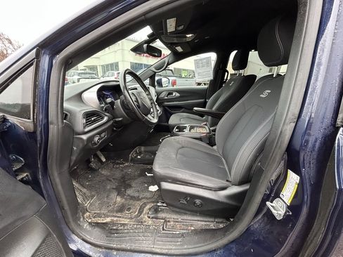 Used 2019 Chrysler Pacifica Touring Plus w/ Advanced Safetytec Group image 6