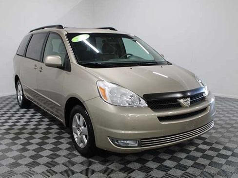 Used 2004 Toyota Sienna XLE w/ XLE Pkg 16 FWD image 8