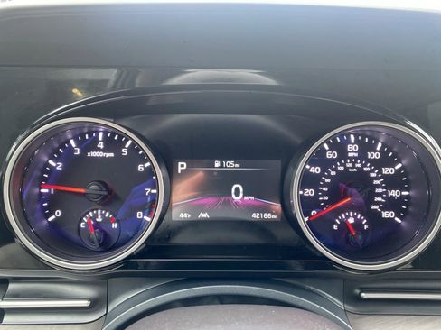 Certified 2023 Kia Carnival EX image 8