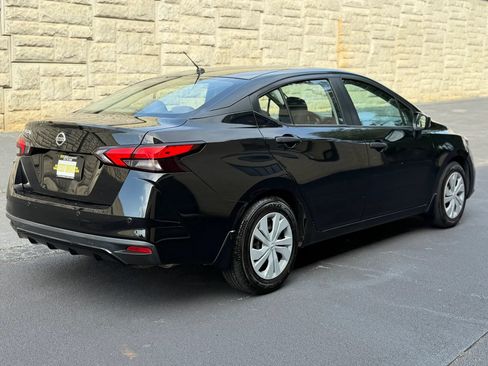 Used 2021 Nissan Versa S FWD image 4