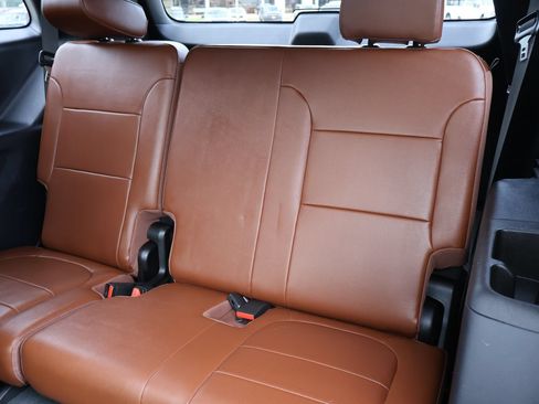 Used 2021 Chevrolet Traverse High Country FWD image 14