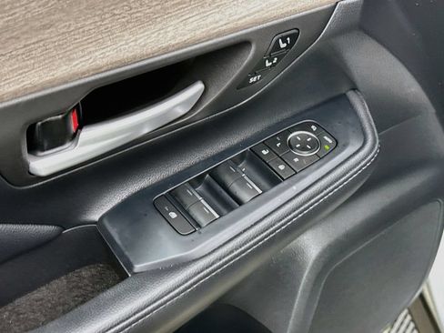 Used 2024 Toyota Grand Highlander AWD image 18