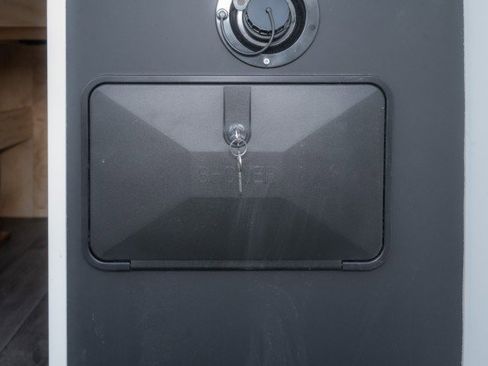 Used 2024 Mercedes-Benz Sprinter 2500 image 16