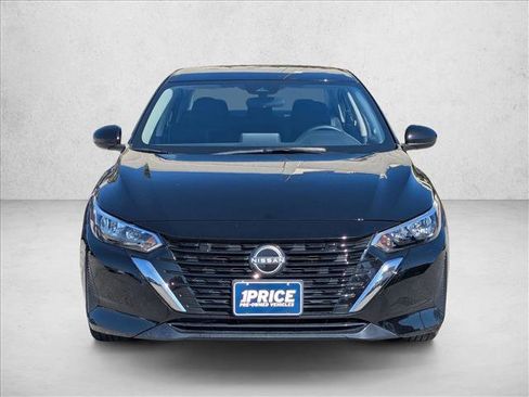 Used 2025 Nissan Sentra SV image 2