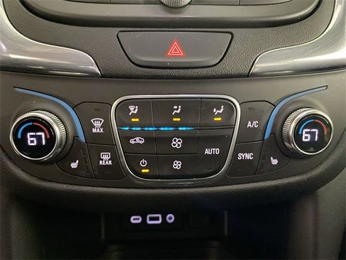 Used 2019 Chevrolet Equinox LT image 40