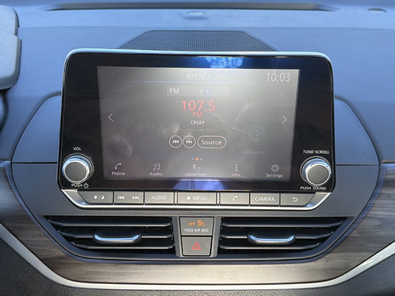 Used 2024 Nissan Altima 2.5 SV FWD image 4