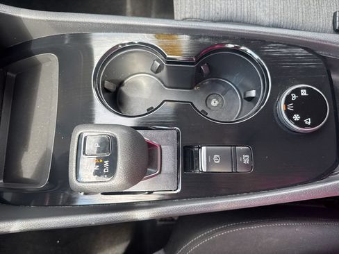 Used 2023 Nissan Rogue SV AWD/4WD image 38