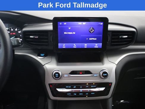Used 2023 Ford Explorer XLT AWD/4WD image 17