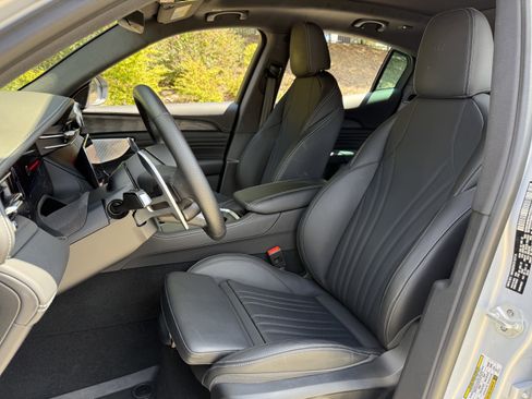 Certified 2025 Maserati Grecale Modena image 15