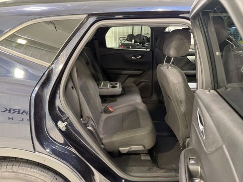 Used 2020 Chevrolet Blazer LT FWD image 12