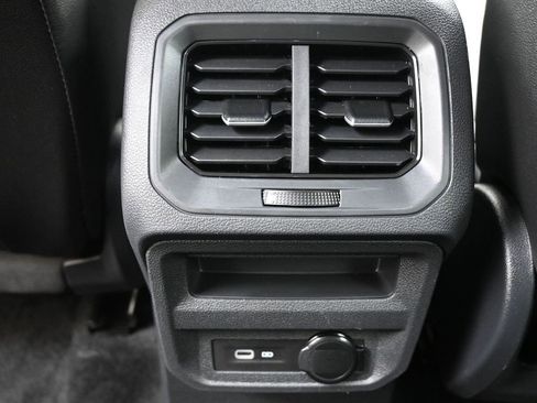 Certified 2023 Volkswagen Tiguan SE image 21