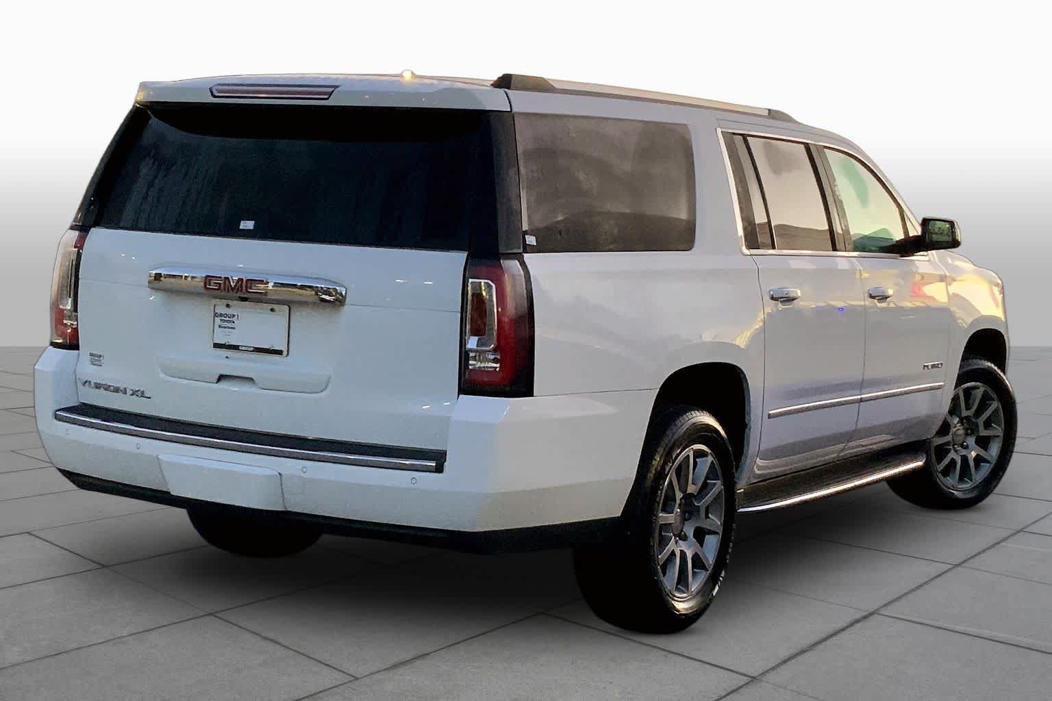 Used 2019 GMC Yukon XL Denali AWD/4WD image 12