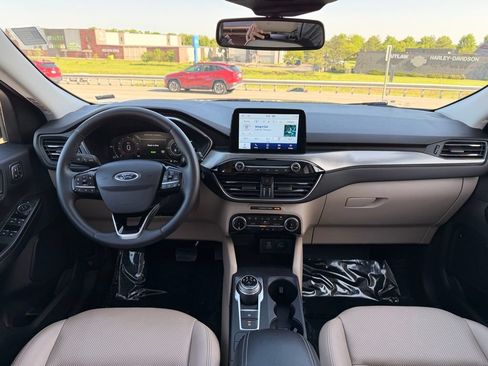 Used 2022 Ford Escape Titanium AWD/4WD image 32