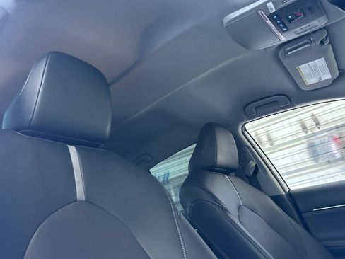 Used 2022 Toyota Camry XSE FWD image 16