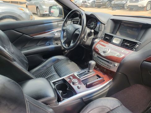 Used 2017 INFINITI Q70 3.7 w/ Sport Package RWD image 30