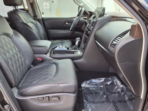 Used 2022 Nissan Armada Platinum w/ Captain's Chairs Package RWD image 9