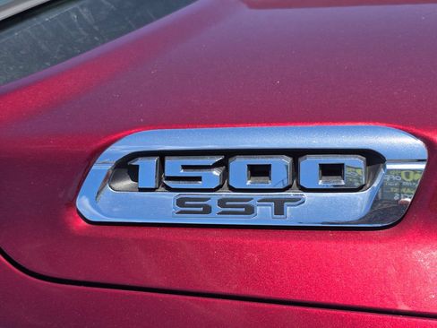 Used 2025 RAM 1500 Laramie AWD/4WD image 10