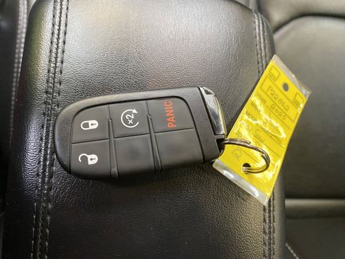 Used 2025 Jeep Compass Limited AWD/4WD image 46