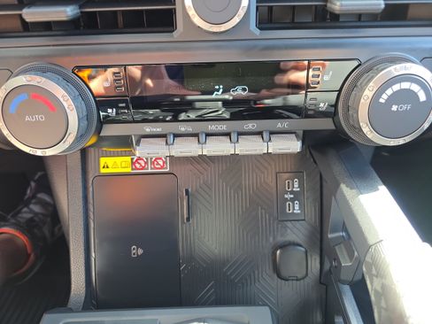 Used 2026 Toyota 4Runner TRD Off-Road Premium AWD/4WD image 19