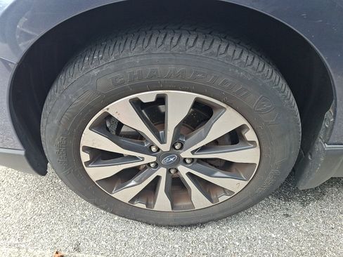 Used 2015 Subaru Outback 2.5i Limited AWD/4WD image 4