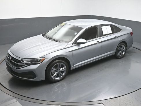 Used 2023 Volkswagen Jetta SE image 42