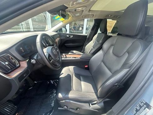Certified 2024 Volvo XC60 B5 Plus w/ Protection Package Premier AWD/4WD image 19