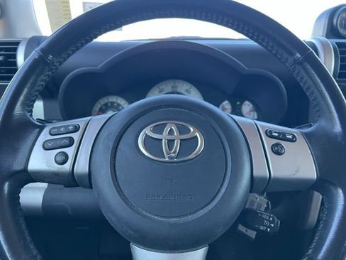 Used 2012 Toyota FJ Cruiser 4WD w/ Upgrade Pkg image 17