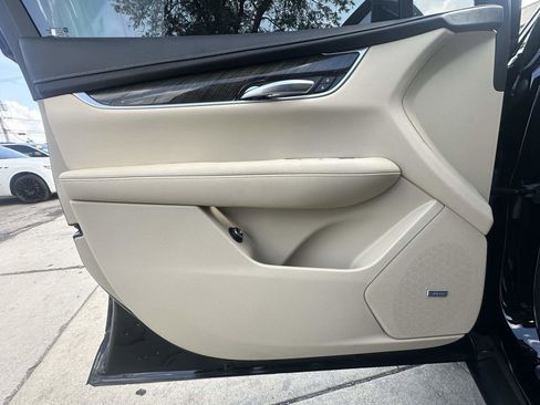 Used 2018 Cadillac XT5 AWD image 10