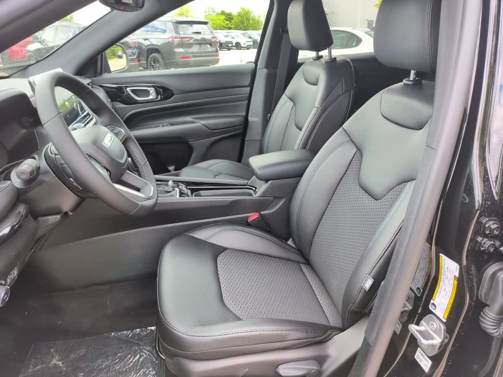 New 2026 Jeep Compass Latitude AWD/4WD image 23