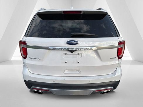 Used 2017 Ford Explorer Platinum image 6