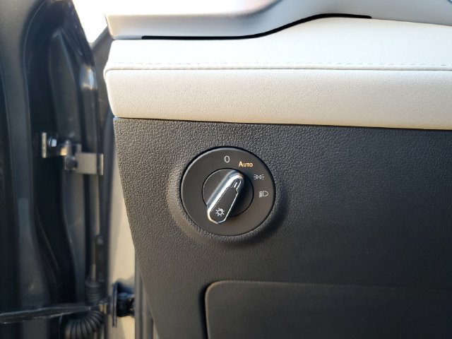 Certified 2026 Volkswagen Taos SE FWD image 34