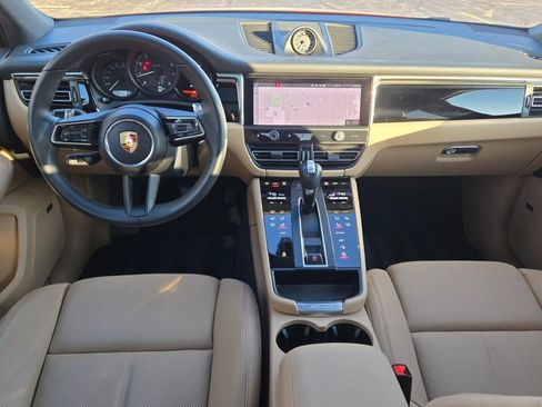 Used 2025 Porsche Macan image 34