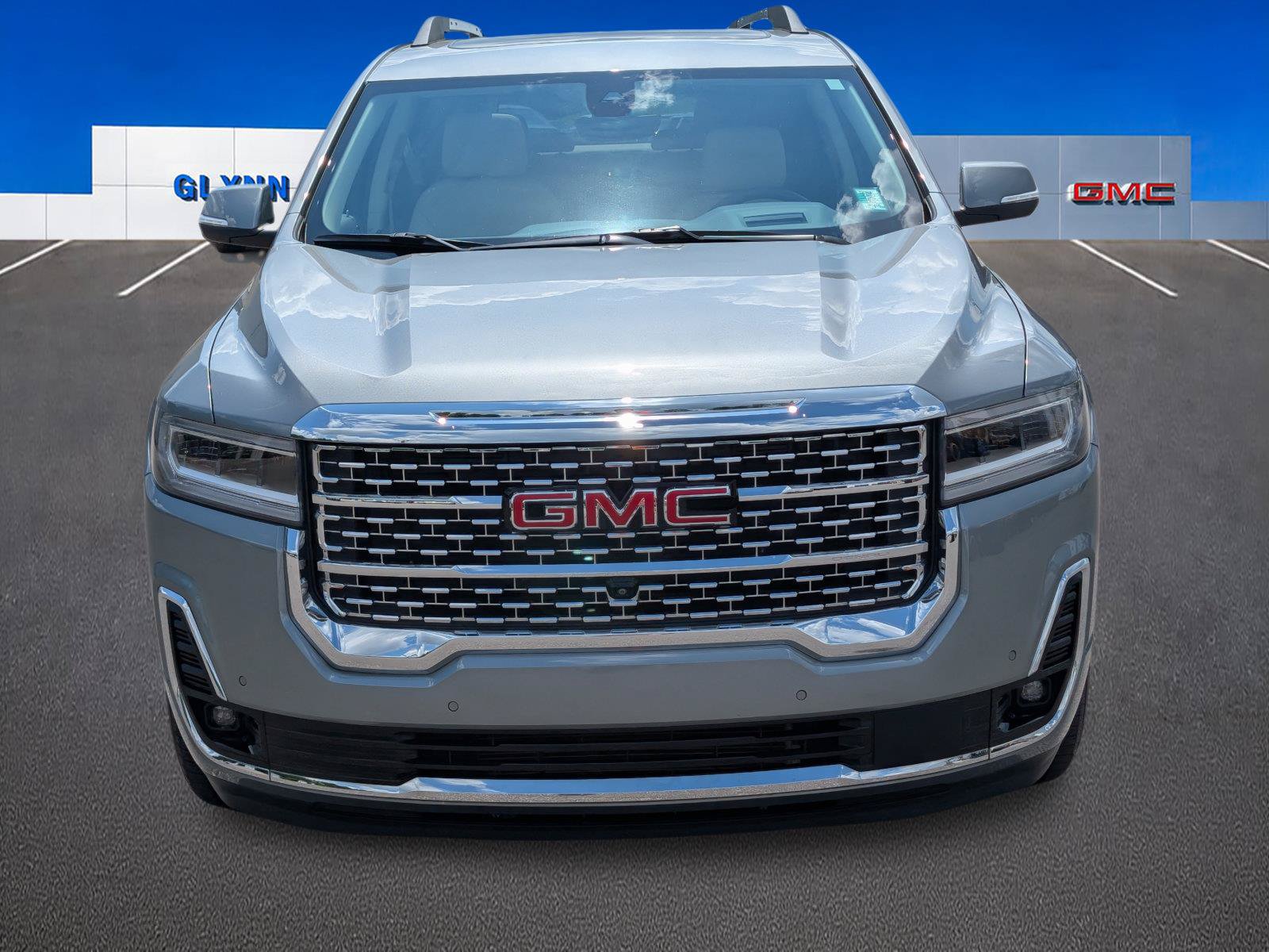 Used 2023 GMC Acadia Denali w/ Denali Technology Package FWD image 2
