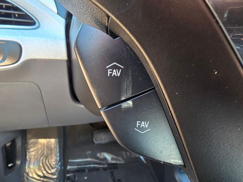 Used 2020 Chevrolet Bolt Premier w/ Infotainment Package FWD image 7