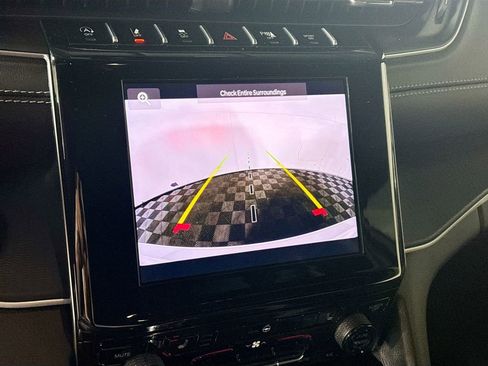 New 2025 Jeep Grand Cherokee Laredo X w/ Luxury Tech Group I image 16