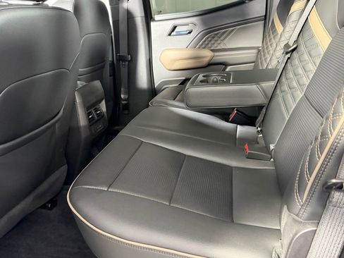 Used 2023 GMC Canyon Denali image 26