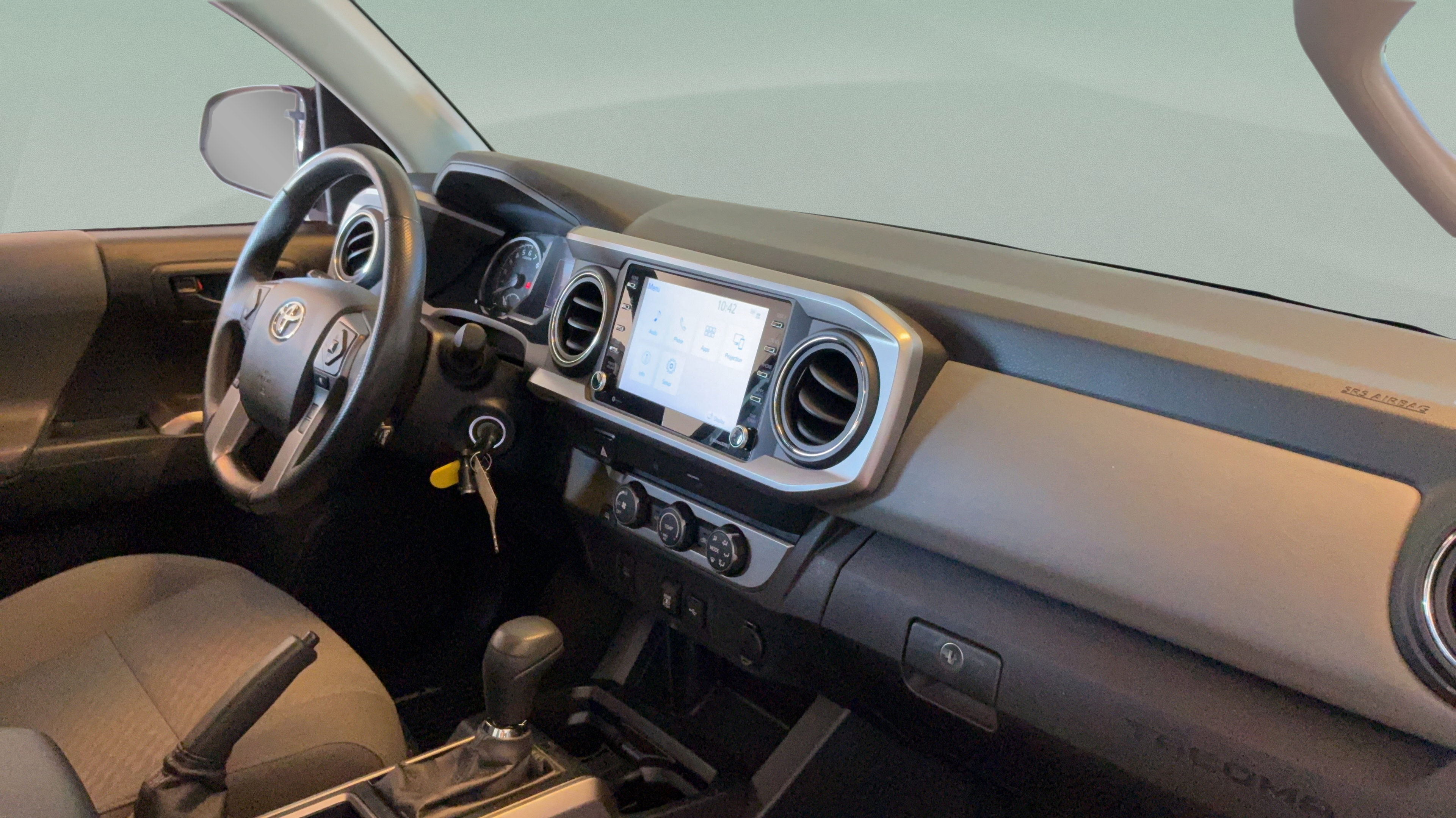 Used 2020 Toyota Tacoma SR5 RWD image 34