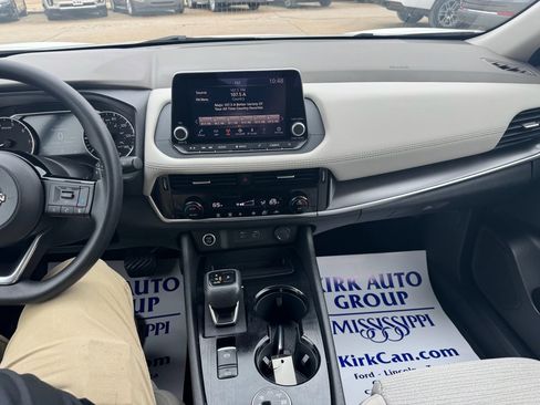 Used 2023 Nissan Rogue SV image 21
