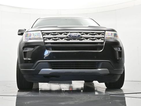 Used 2018 Ford Explorer XLT w/ Equipment Group 202A FWD image 38