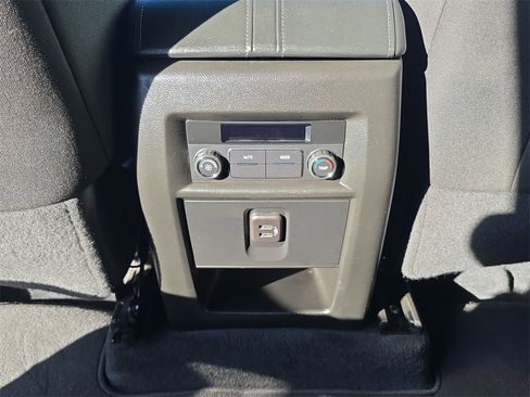 Used 2023 Chevrolet Traverse LT image 22